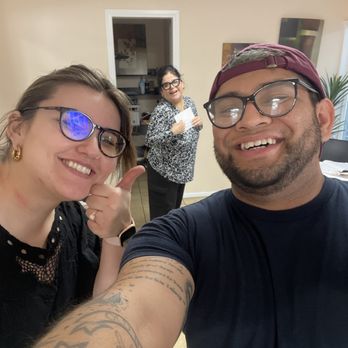 Auto Fast Glass - Satisfied customers. - Windshield Installation & Repair Near Me - Van Nuys, California Auto Fast Glass - Satisfied customers. - Windshield Installation & Repair Near Me - Van Nuys, California