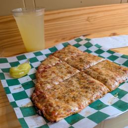 A "slice," with pineapple agua fresca