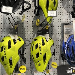 DICK'S Sporting Goods