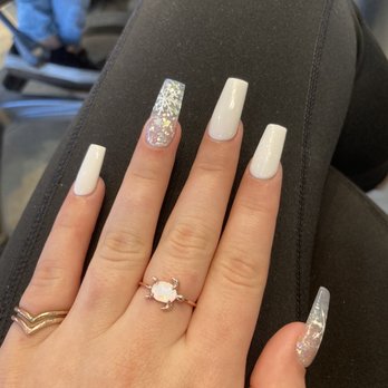 T T Nails Spa - White acrylic Christmas nails - Nail Salons Near Me - Sarasota, Florida T T Nails Spa - White acrylic Christmas nails - Nail Salons Near Me - Sarasota, Florida