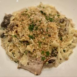 Lincoln Tavern & Restaurant - Chicken Fettucine Fricassee