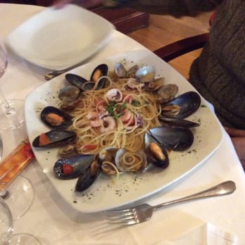 Augusto Salvi - Otro plato di frutilla de Marte - Italian Near Me - Valencia, V