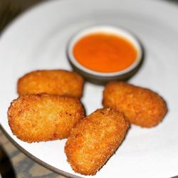 Josefina - Arancini with mozarella, olive, sauce diavolo - 8.7/10