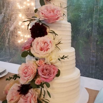 Victoria's Garden - Cake by Katella Bakery, Flower decor by Victoria's Garden - Floral Designers Near Me Victoria's Garden - Cake by Katella Bakery, Flower decor by Victoria's Garden - Floral Designers Near Me