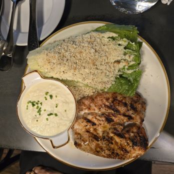 La Oficina - Caesar salad,mash potato and grilled chicken - Steakhouses Near Me - Chesapeake, Virginia