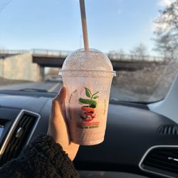 Cuse Smoothies and Refreshers - Strawberry banana blueberry smoothie