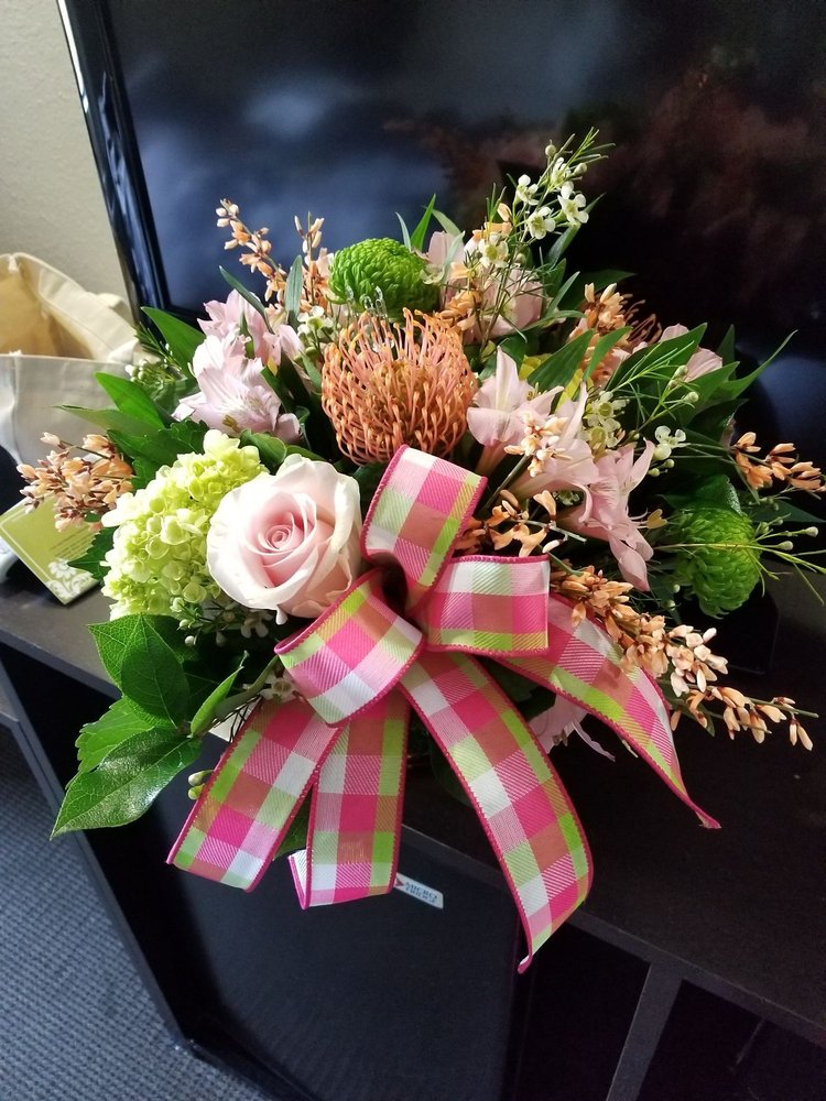 CANNON HOUSE FLORIST & GIFTS 26 Photos & 15 Reviews 608 Old Airport