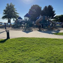 Waterfront Park & Playground - Playground