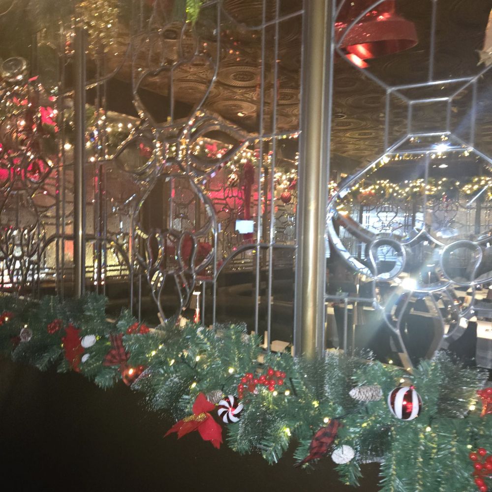 Stevens Steak & Seafood House - Christmas decor - Steakhouses Near Me - Commerce, California Stevens Steak & Seafood House - Christmas decor - Steakhouses Near Me - Commerce, California