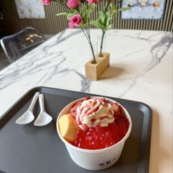 Yes Boba Cafe - Strawberry Lover shave ice cream