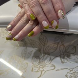 Beauty By Nancy - Gel manicure