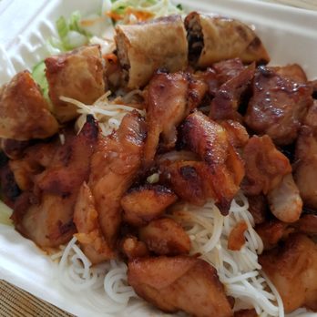 Pho Challenge - Chicken with vermicelli and spring rolls - Vietnamese Near Me - Toronto, Ontario