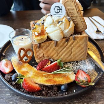 OH Dessert Cafe - Nutella Banana Honey Toast - Desserts Near Me - San Francisco, California