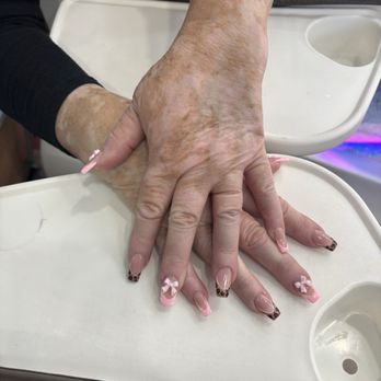 Tulip Nails & Spa - I'm obsessed! - Nail Salons Near Me - Brentwood, California Tulip Nails & Spa - I'm obsessed! - Nail Salons Near Me - Brentwood, California
