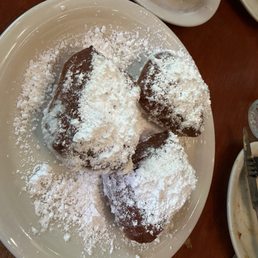 3 Classic Beignets
