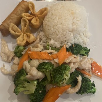 Shanghai Restaurant - Chicken broccoli Combo (dinner) - Chinese Near Me - Sparks, Nevada