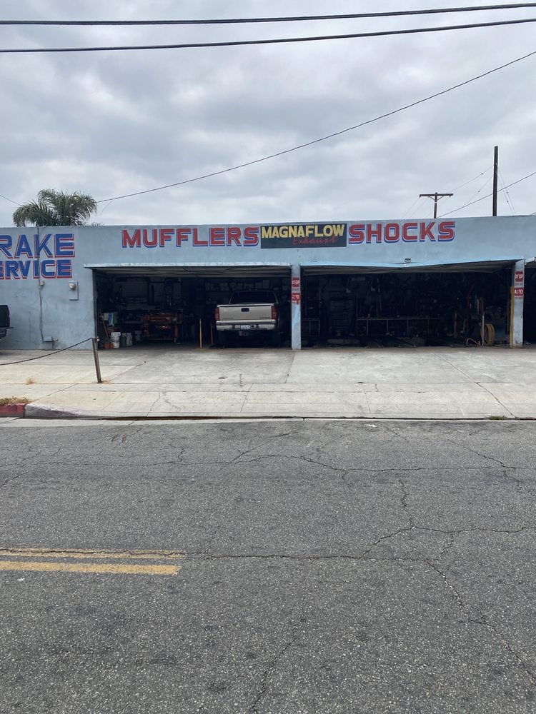 Rose Mufflers Catalytic Converters & Brakes, Hawthorne Roadtrippers