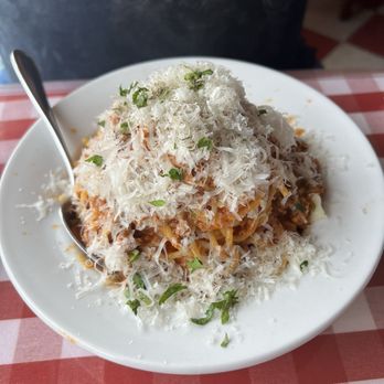 Sugo - Spaghetti bolognese with cheese - Italian Near Me - Toronto, Ontario Sugo - Spaghetti bolognese with cheese - Italian Near Me - Toronto, Ontario