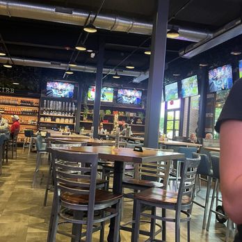On The Kirb - Sports Bars Near Me - Houston, Texas
