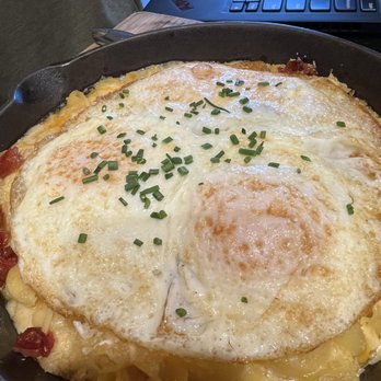 Breakfast Republic - Bacon Mac and cheese Jurassic pork style - Breakfast & Brunch Near Me - Irvine, California Breakfast Republic - Bacon Mac and cheese Jurassic pork style - Breakfast & Brunch Near Me - Irvine, California