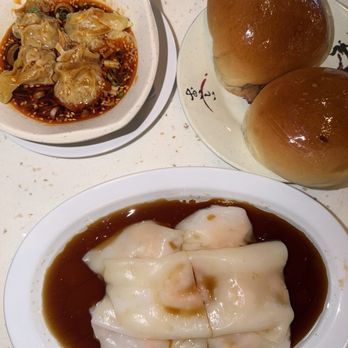 Yum Cha - shrimp rice roll, DS11 焗叉烧包 Baked BBQ Pork Bun, 云吞汤(虾&豬肉) Shrimp  Pork Wonton Soup - Dim Sum Near Me - Las Vegas, Nevada