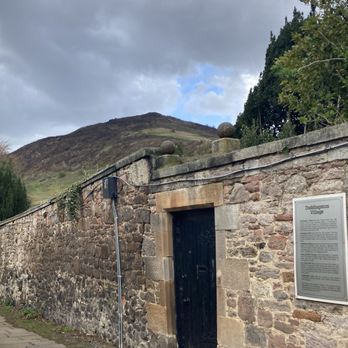 Duddingston Village - Local Flavor Near Me - Edinburgh, EDH