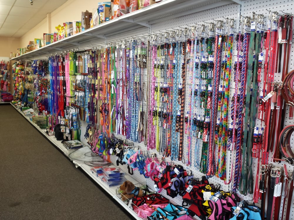 VILLAGE PET SUPPLIES & GIFTS Updated September 2024 2301 Sans Souci