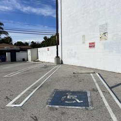 Refresh by Ekkamai - Parking lot