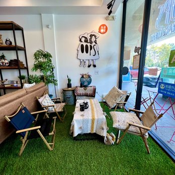 Oops Boba Tea & Coffee - Such a cute seating area - Bubble Tea Near Me - Arcadia, California