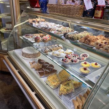 Dolce Caffe - Pastry case - Breakfast & Brunch Near Me - Reno, Nevada