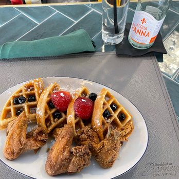 Breakfast At Barneys - Chicken and waffles - Breakfast & Brunch Near Me - Atlanta, Georgia