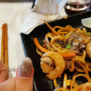 P.F. Chang's - tiny shrimp, barely bigger than my thumb nail. barely any in the shrimp lo mein either - Chinese Near Me - Columbus, Ohio