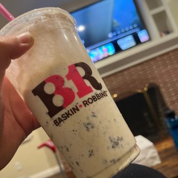 Baskin-Robbins - Chocolate chip shake - Ice Cream & Frozen Yogurt Near Me - San Diego, California Baskin-Robbins - Chocolate chip shake - Ice Cream & Frozen Yogurt Near Me - San Diego, California