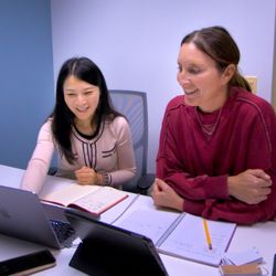 Jade Chinese School - Our adult student is enjoying one-on-one Mandarin Chinese classes, focusing on conversation and writing, at our school in South Bay, LA.