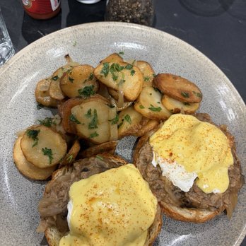 Eggspectation - Bay Street - Bene-duck - Breakfast & Brunch Near Me - Toronto, Ontario Eggspectation - Bay Street - Bene-duck - Breakfast & Brunch Near Me - Toronto, Ontario