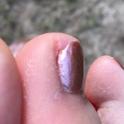 Vip Nails & Spa - Cut the corner horribly. This is also after I removed all the paint that was