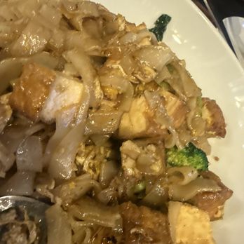 Lim's Thai Cuisine - Thai Near Me - Vacaville, California Lim's Thai Cuisine - Thai Near Me - Vacaville, California