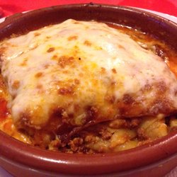 La Bella Vita - Lasaña de carne. Aceptable, pero no es lo mejor de su carta.