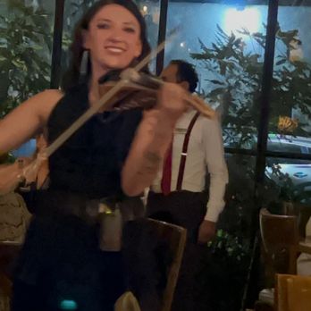 Parole Polanco - violists play every half an hour. Wonderful, lively, enjoyable! - Italian Near Me - México, D.F., DIF Parole Polanco - violists play every half an hour. Wonderful, lively, enjoyable! - Italian Near Me - México, D.F., DIF