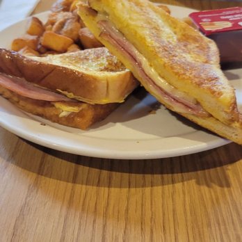 Father & Sons - Monte Cristo - Pubs Near Me - Ottawa, Ontario Father & Sons - Monte Cristo - Pubs Near Me - Ottawa, Ontario