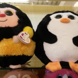 Jans Hallmark Shop - How cute are these guys!! Hallmark always has the best stuff!! Such a happy place