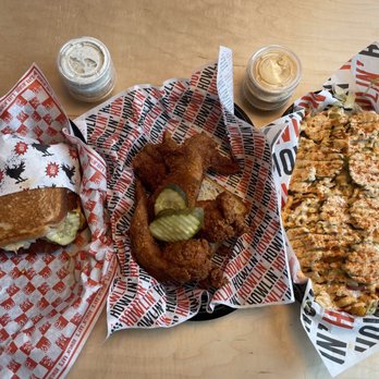 Howlin' Ray's - Luis Style, Wings, Mario Fries - Southern Near Me - Pasadena, California Howlin' Ray's - Luis Style, Wings, Mario Fries - Southern Near Me - Pasadena, California