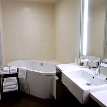 Vdara - King Studio Parlor: bathroom. - Hotels Near Me - Las Vegas, Nevada Vdara - King Studio Parlor: bathroom. - Hotels Near Me - Las Vegas, Nevada