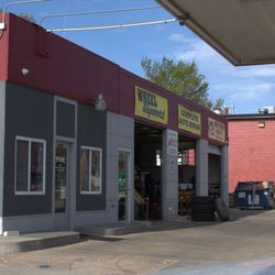 Woody's Automotive College Hill