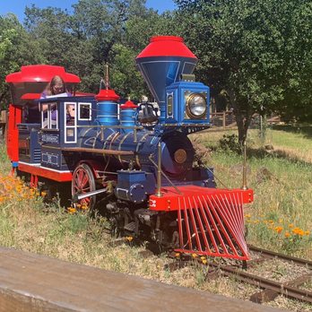 Howarth Park - Train at Howarth Park is fun to join with kids. - Parks Near Me - Santa Rosa, California