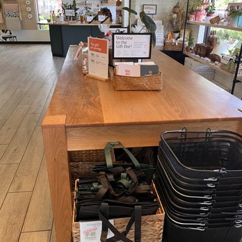 The Good Pour - Shopping display - Beer, Wine & Spirits Near Me - Longwood, Florida