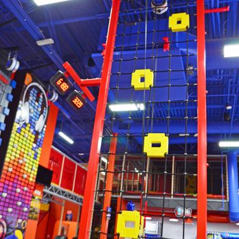Uptown Jungle Fun Park - Climbing walls of varying skill level - Indoor Playcenter Near Me - Henderson, Nevada