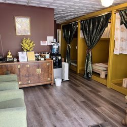 Milano - Our store has three beds, you can see them from the outside.
