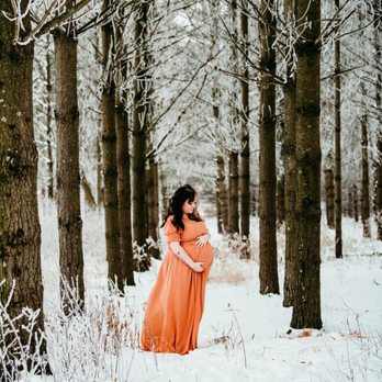 Lad + Lass Photography - Maternity session - Session Photography Near Me - Appleton, Wisconsin