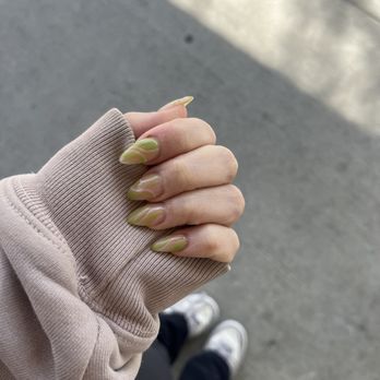 Ara Spa - Nail Salons Near Me - Davis, California